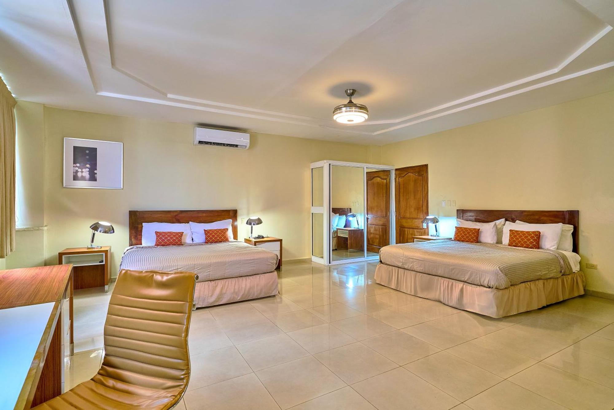 Hotel Libertad At Historic Main Street Santo Domingo Kültér fotó
